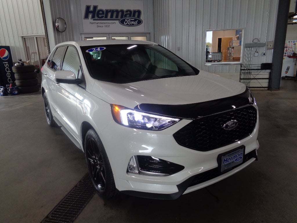 2024 Ford Edge ST-Line in White — front three-quarter view