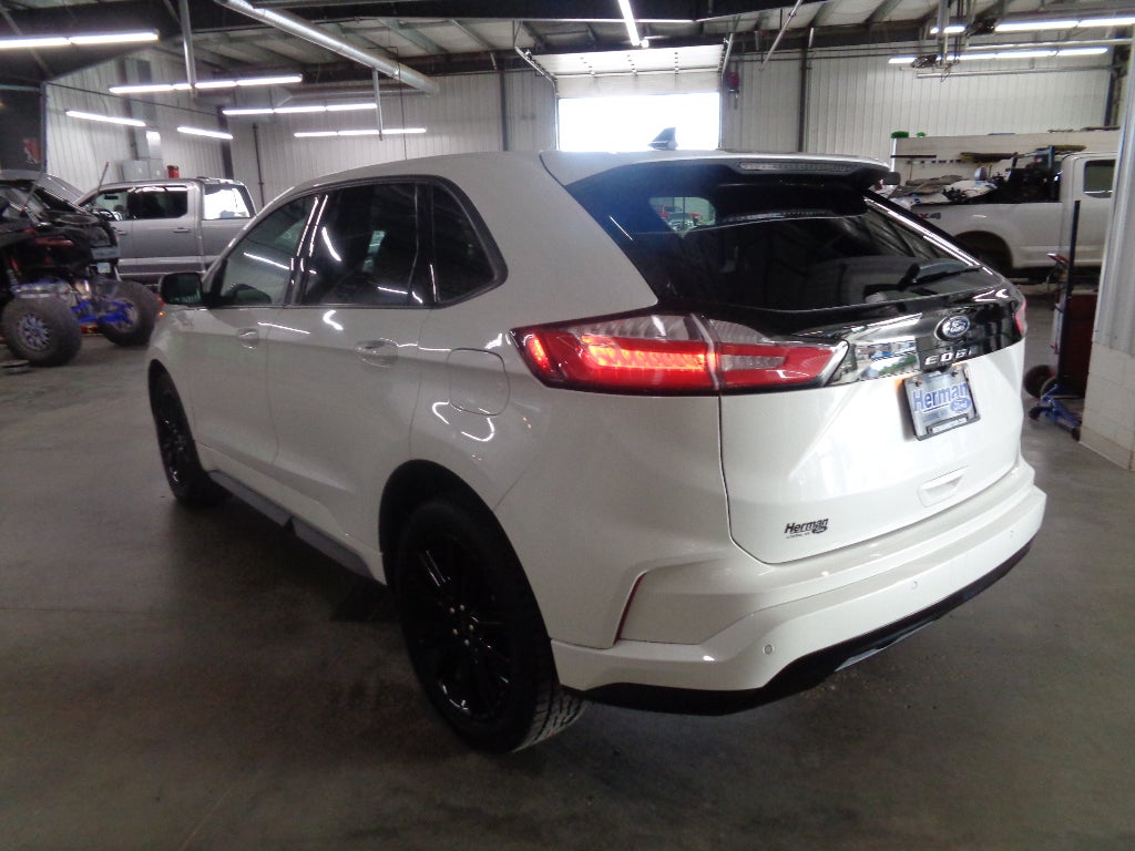 2024 Ford Edge — detail view