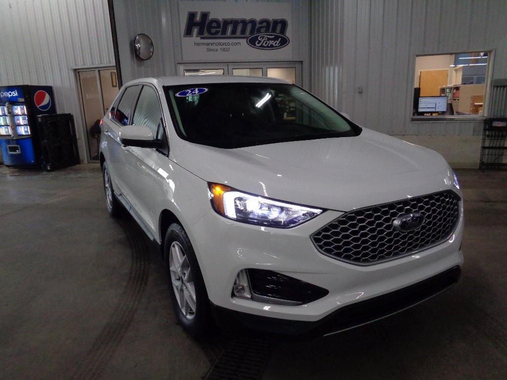 2024 Ford Edge SEL in White — front three-quarter view